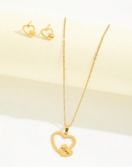Cadena y aritos Love cerrado