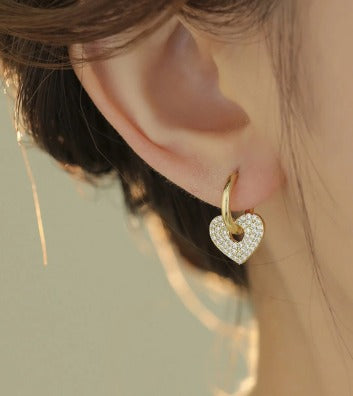 Aritos de Luna y Corazón elegantes